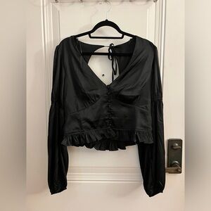 Francesca’s Mi Ami Cropped Button Front Blouse
